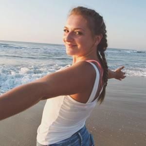 Meet your Posher, Ciara